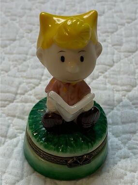 Flambro “Peanuts” Sally “Reading the Good Parts” Porcelain Hinged Trinket Box